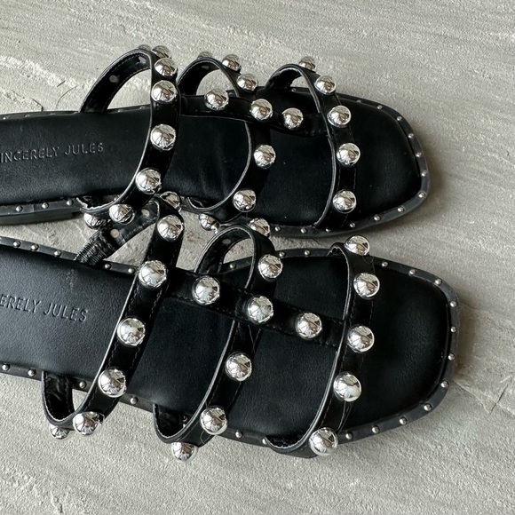 Sincerely Jules Black & Silver Slide
Sandals "Ventura" size‎ 7.5 - Picture 4 of 7